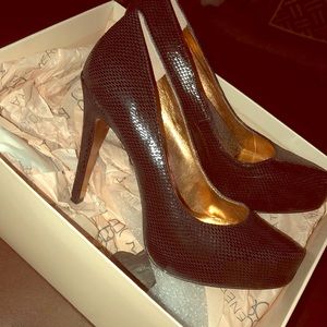 Black pumps. Good for work, or special occasion.